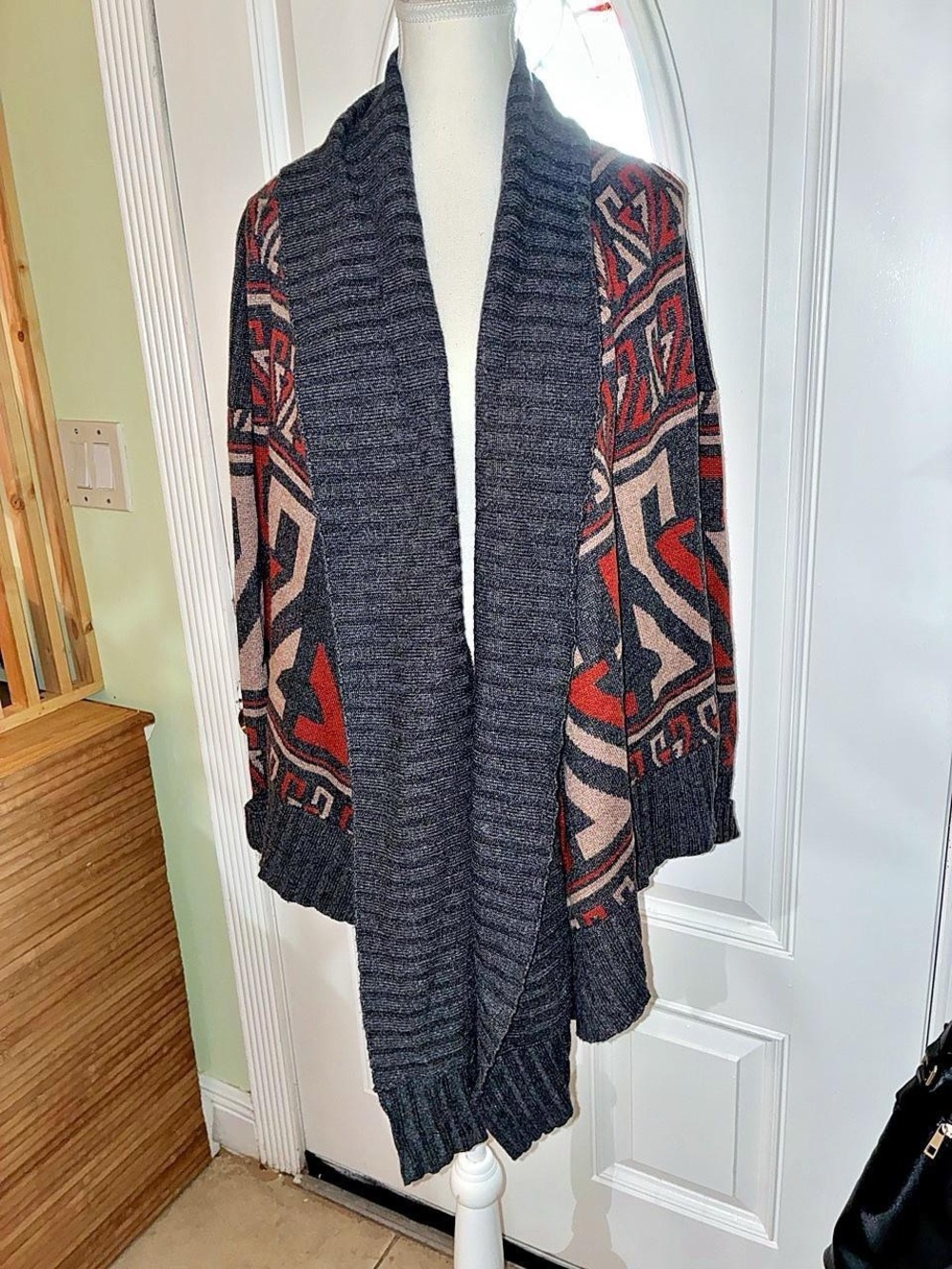 Open-Front Geometric Pattern Shawl Cardigan - Charcoal & Rust